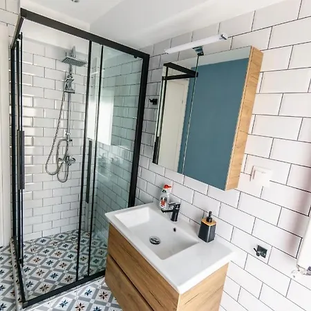 Daire Stylish Urban Getaway By Thesbnb *